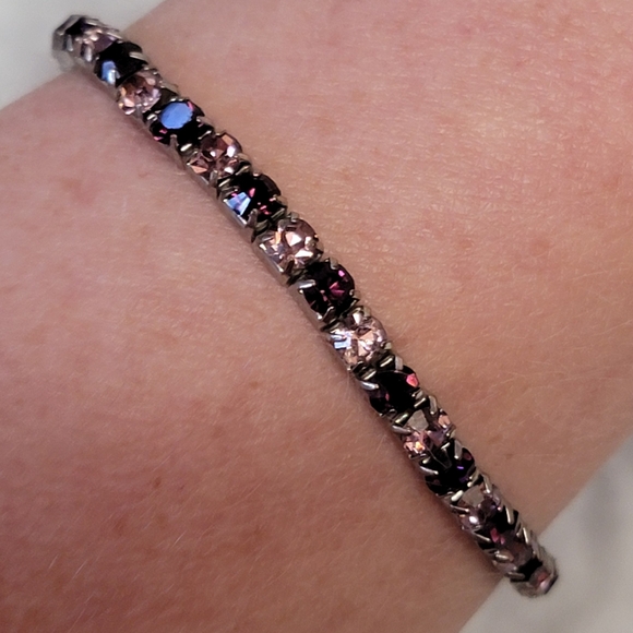 Pink &‎ Purple Rhinestone Tennis Bracelet Stretch Silver Tone Jeweltone Costume - Picture 1 of 3